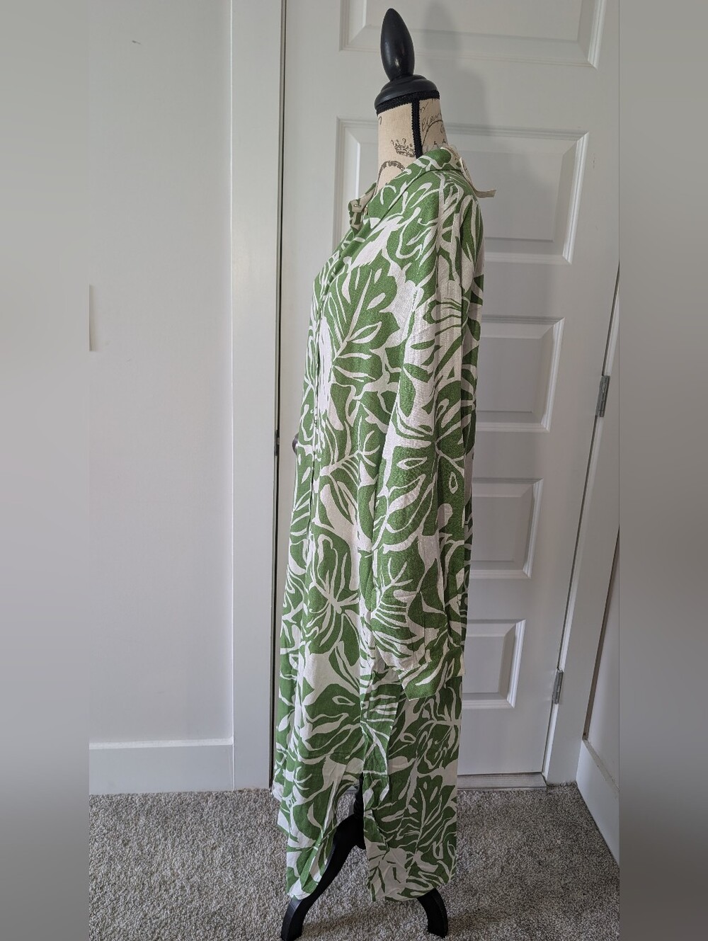 Easel Boho Oversized Green and White Leaf Print Button-Down Dress Size M - Picture 2 of 8